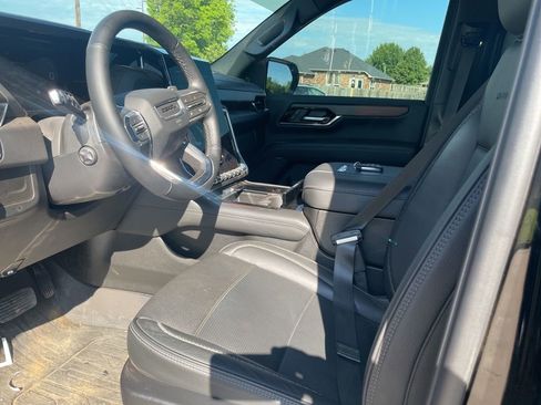 Used 2026 GMC Yukon XL Denali w/ LPO, Floor Liner Package AWD/4WD image 9