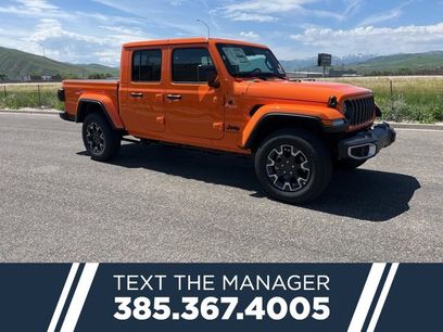 New 2025 Jeep Gladiator Sport w/ Premium Package