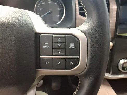 Used 2024 Ford Expedition Limited image 18