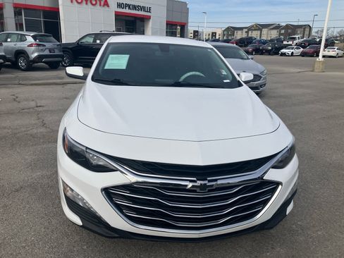 Used 2021 Chevrolet Malibu LT image 2