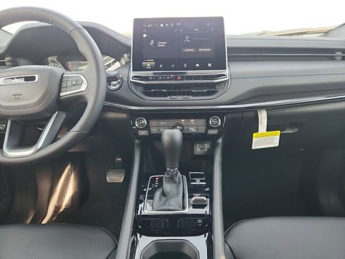 New 2026 Jeep Compass Latitude image 11