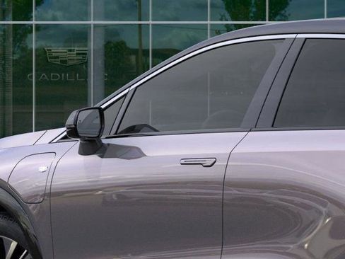 New 2026 Cadillac Optiq Luxury 2 image 12