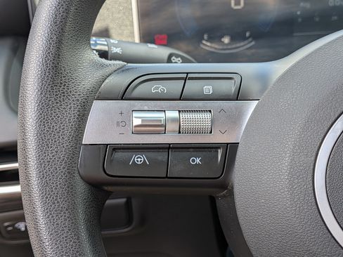 Used 2025 Hyundai Santa Cruz SE FWD image 24