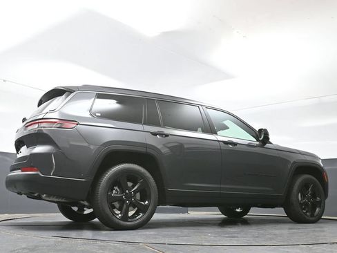 New 2026 Jeep Grand Cherokee L Limited w/ Limited Altitude Package AWD/4WD image 38