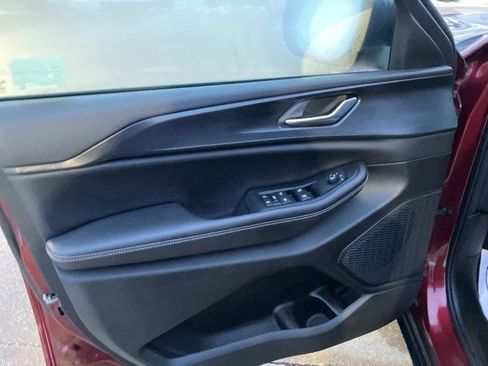 Used 2023 Jeep Grand Cherokee Laredo X image 8