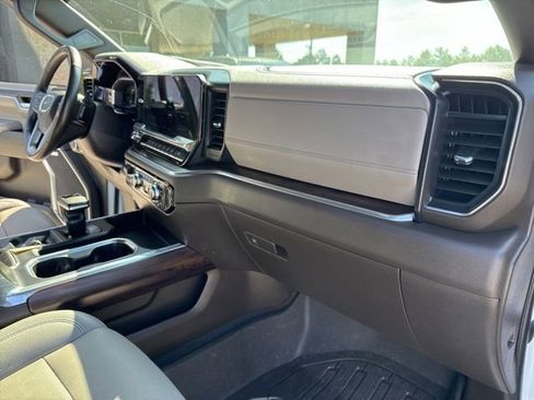 Used 2022 GMC Sierra 1500 SLT w/ SLT Premium Plus Package AWD/4WD image 30