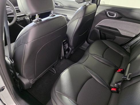 New 2026 Jeep Compass Latitude image 16