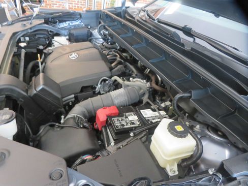 Used 2021 Toyota Highlander XLE FWD image 62