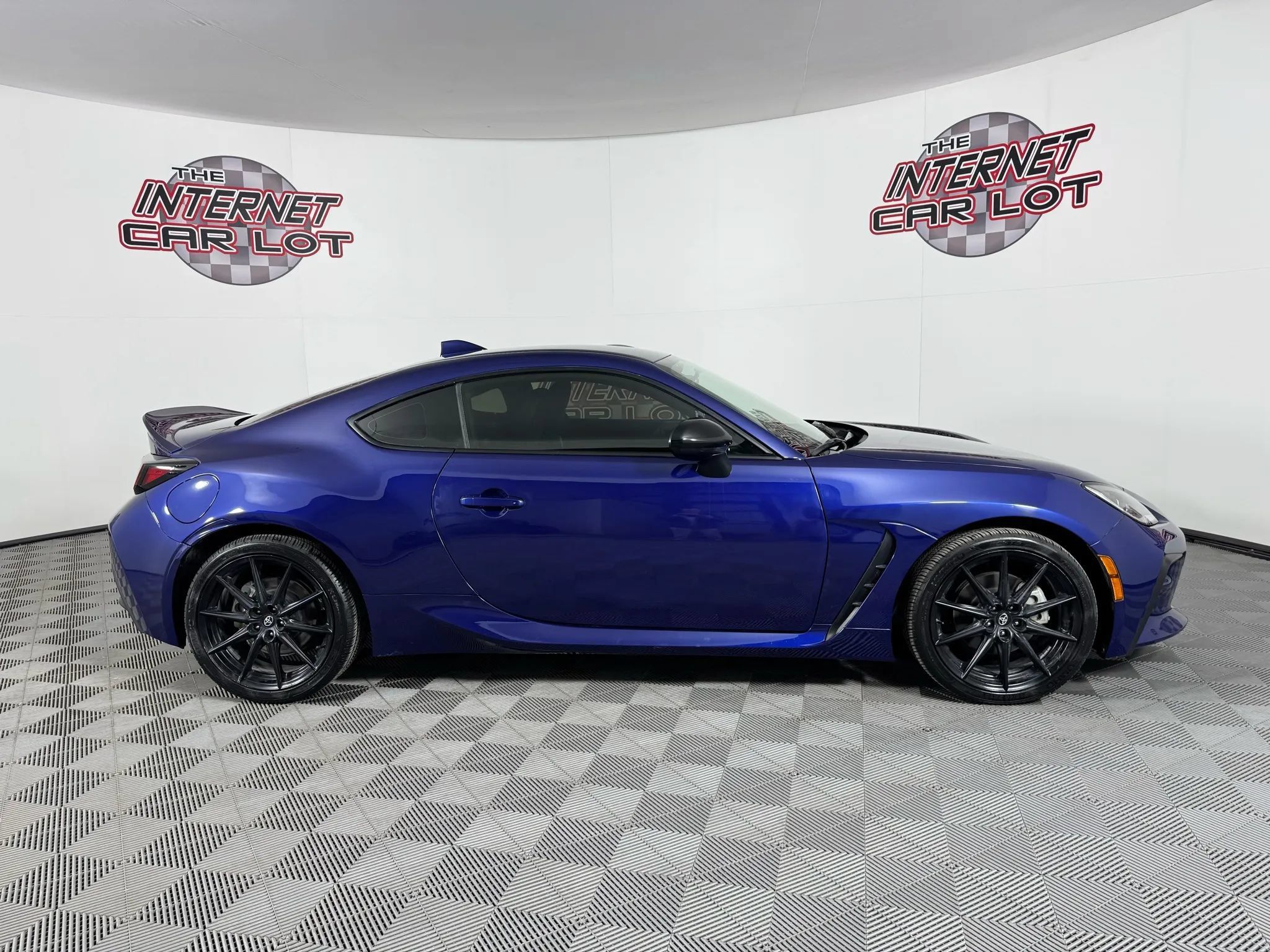 Used 2024 Toyota GR86 Premium RWD image 8