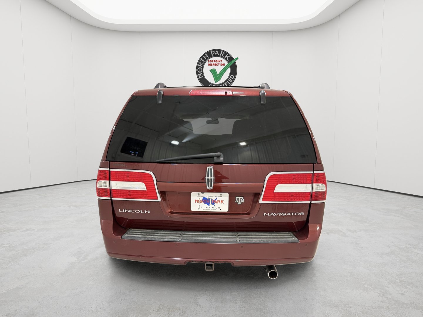 Used 2012 Lincoln Navigator 2WD image 4