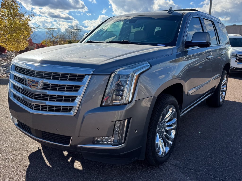 Used 2018 Cadillac Escalade Premium Luxury w/ LPO, Radiant Package AWD/4WD image 4