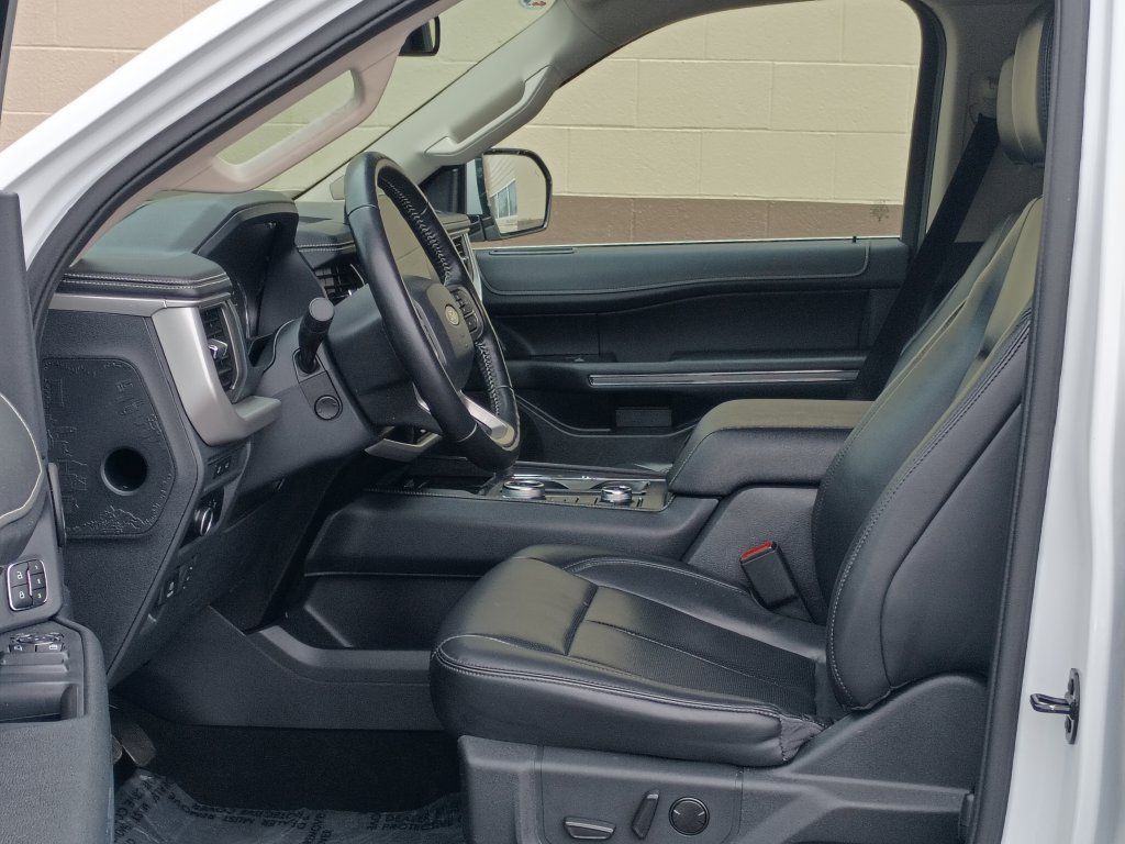 Used 2024 Ford Expedition XLT AWD/4WD image 15