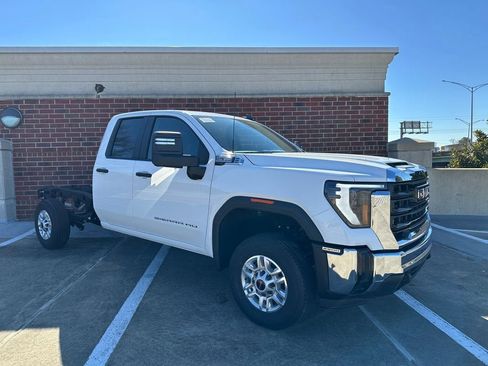 New 2025 GMC Sierra 2500 Pro w/ Convenience Package image 7