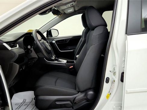 Certified 2025 Toyota RAV4 LE image 25
