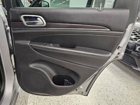 Used 2018 Jeep Grand Cherokee Overland AWD/4WD image 35