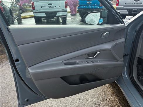 Used 2023 Hyundai Elantra SEL image 14