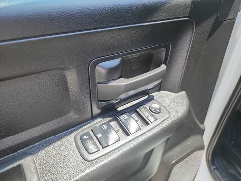 Used 2022 RAM 2500 Tradesman w/ Chrome Appearance Group AWD/4WD image 16