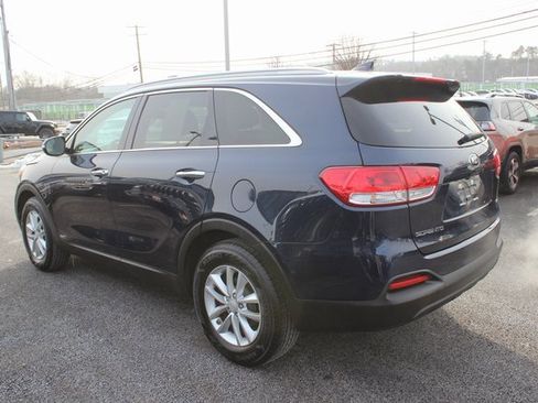 Used 2018 Kia Sorento LX image 25