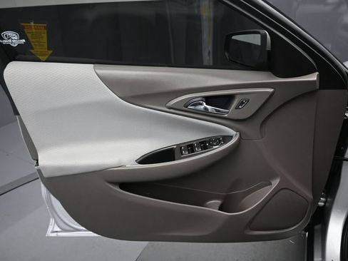 Used 2022 Chevrolet Malibu LT FWD image 9
