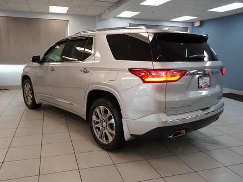 Used 2021 Chevrolet Traverse Premier AWD/4WD image 2