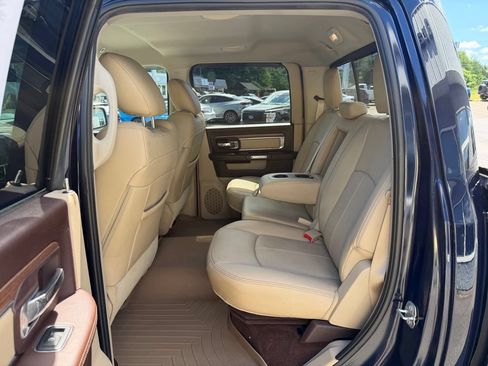 Used 2018 RAM 1500 Laramie w/ Convenience Group AWD/4WD image 12