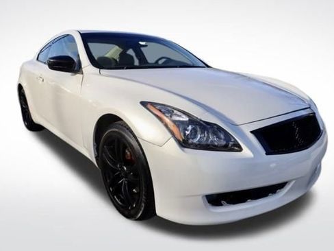 Used 2009 INFINITI G37 x w/ Premium Pkg image 2
