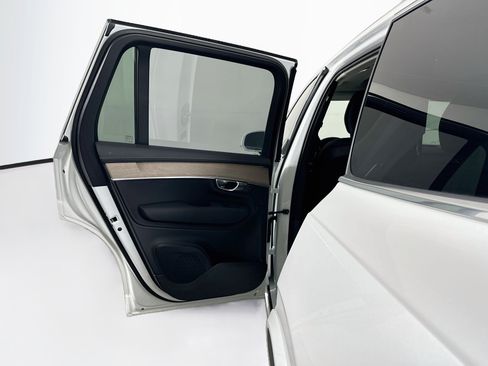 Used 2025 Volvo XC90 B5 Plus AWD/4WD image 26