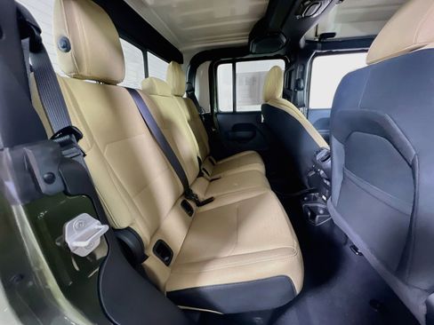 Used 2023 Jeep Gladiator Willys image 26