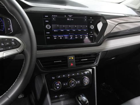 Used 2023 Volkswagen Taos SEL image 9
