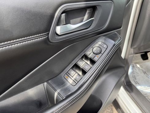 Used 2023 Nissan Rogue SV w/ SV Premium B Package image 18