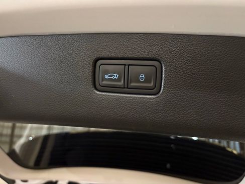 Used 2024 Genesis GV80 2.5T AWD/4WD image 17
