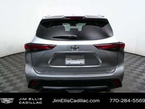 Used 2024 Toyota Highlander XLE image 25