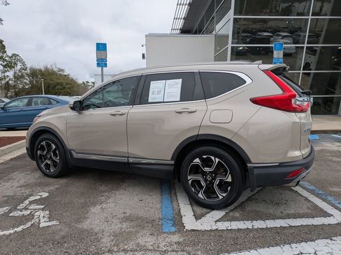 Used 2019 Honda CR-V Touring image 4