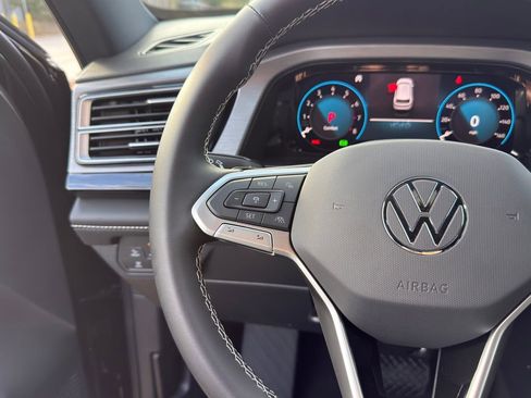 New 2026 Volkswagen Atlas Cross Sport SE FWD image 13