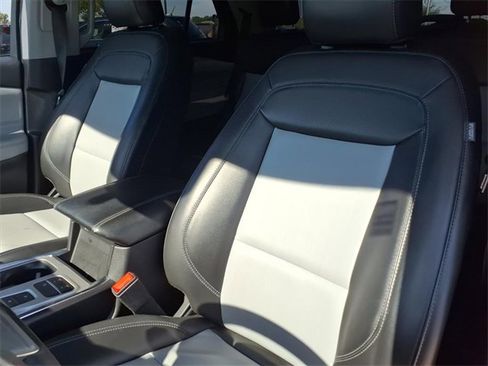 Used 2022 Ford Explorer XLT w/ Equipment Group 202A image 7