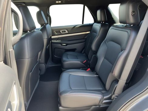 Used 2018 Ford Explorer Sport w/ Equipment Group 401A AWD/4WD image 7