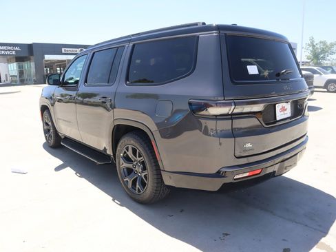 New 2026 Jeep Grand Wagoneer 4WD image 25