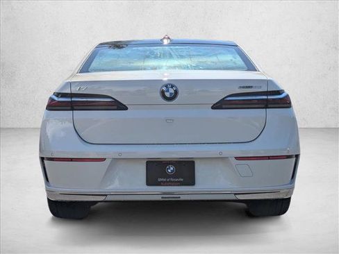 Used 2025 BMW i7 eDrive50 w/ Premium Package RWD image 6