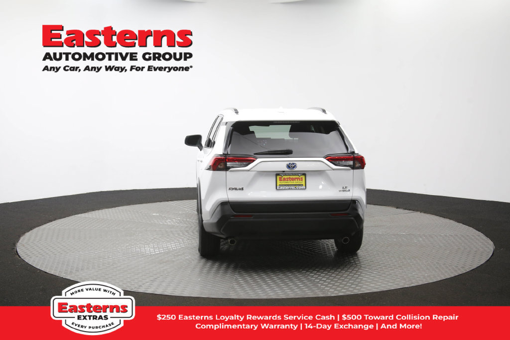 Used 2022 Toyota RAV4 LE AWD/4WD image 39