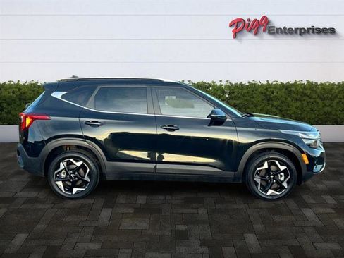 Used 2024 Kia Seltos EX image 5