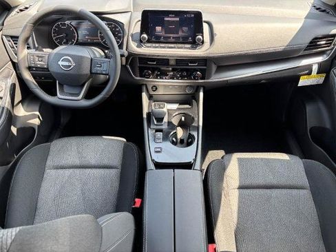 Certified 2026 Nissan Rogue SV FWD image 6