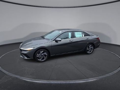 New 2026 Hyundai Elantra Limited FWD image 5