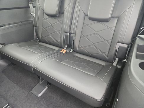 New 2026 Volkswagen Atlas SE FWD image 22