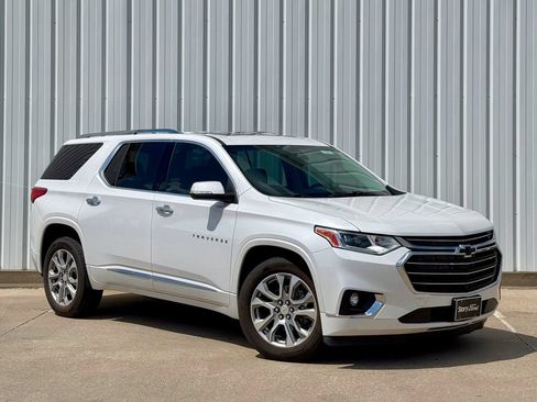 Used 2021 Chevrolet Traverse Premier w/ LPO, Floor Liner Package AWD/4WD image 8