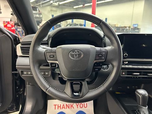 Used 2025 Toyota Camry SE FWD image 25