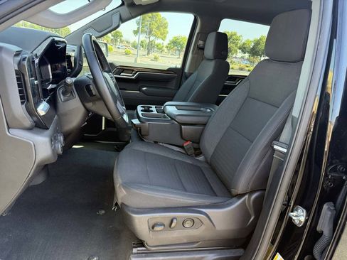 Used 2025 Chevrolet Silverado 1500 LT AWD/4WD image 13