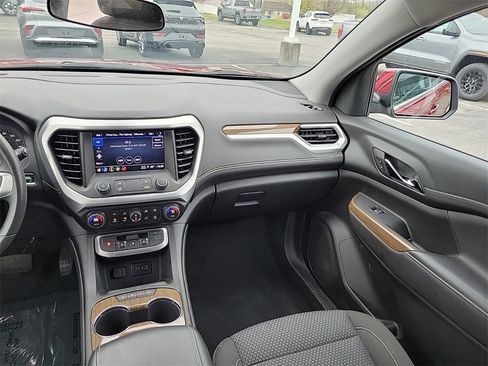 Used 2023 GMC Acadia SLE w/ Driver Convenience Package image 10