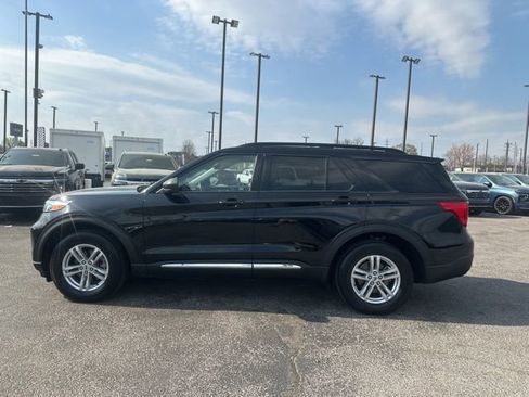 Used 2022 Ford Explorer XLT w/ Equipment Group 202A image 6