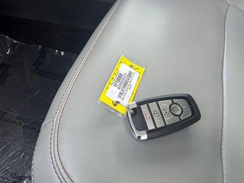Used 2025 Ford Expedition Max Active RWD image 21