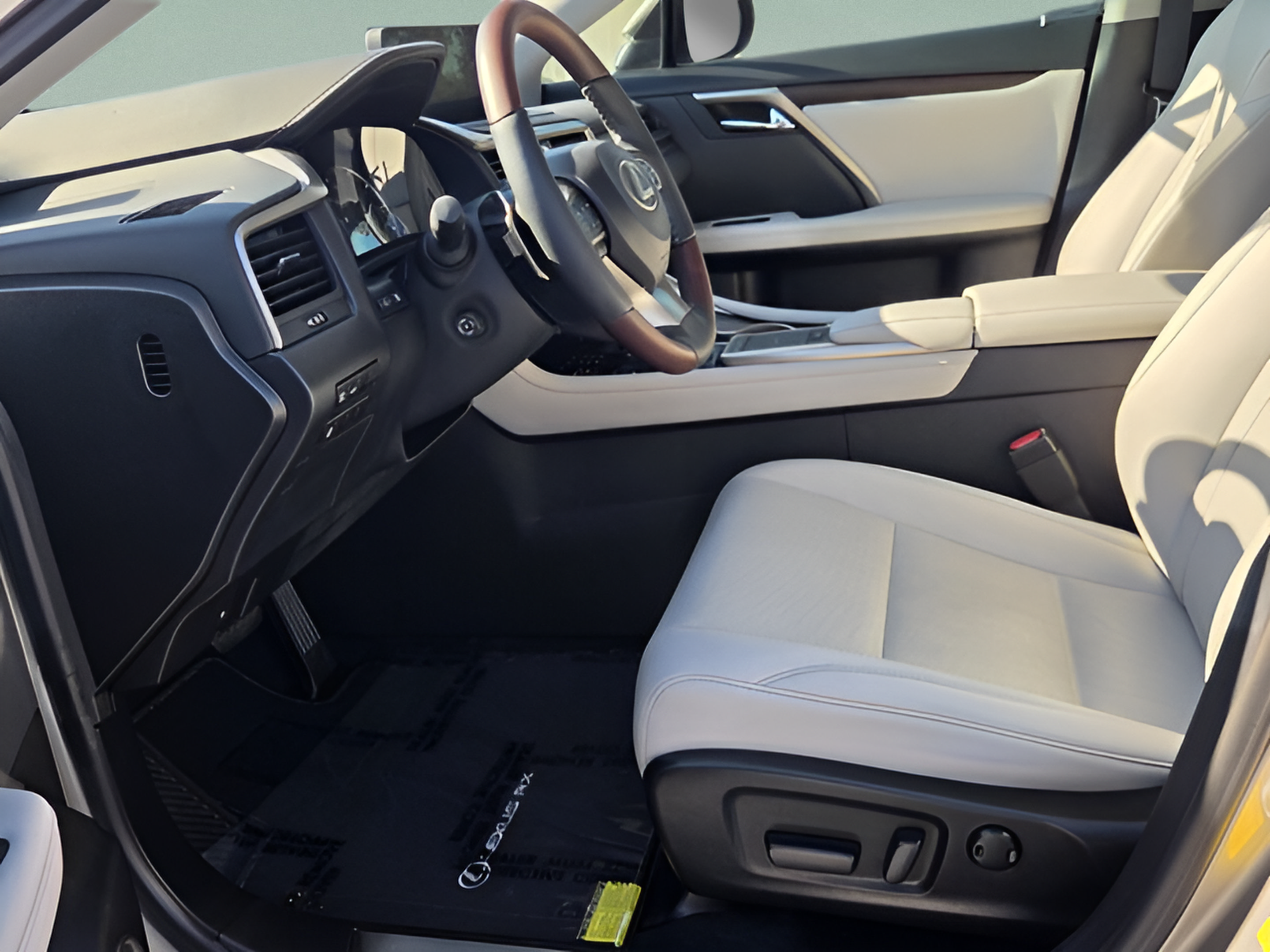 Certified 2021 Lexus RX 350 FWD w/ Premium Package image 10